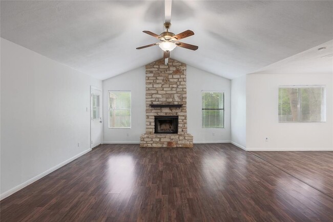 Building Photo - 2309 Shiloh Dr