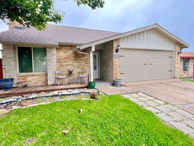 Building Photo - 2313 Placid Dr