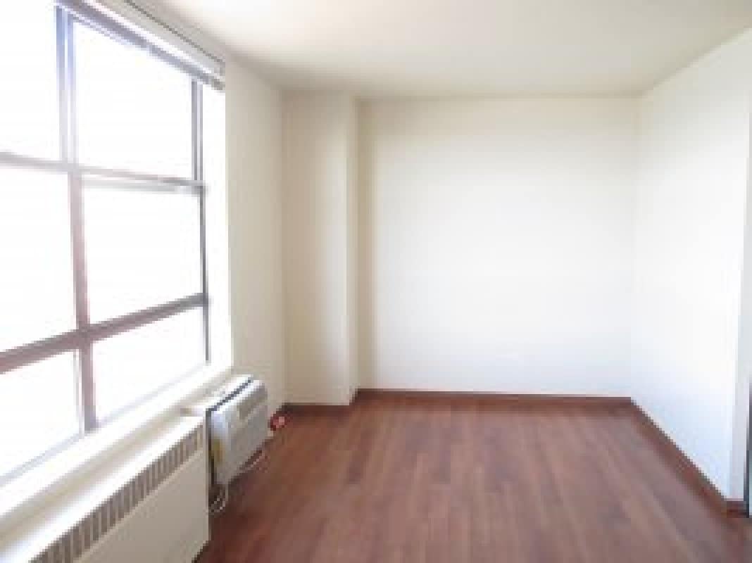 Primary Photo - 3333 Broadway