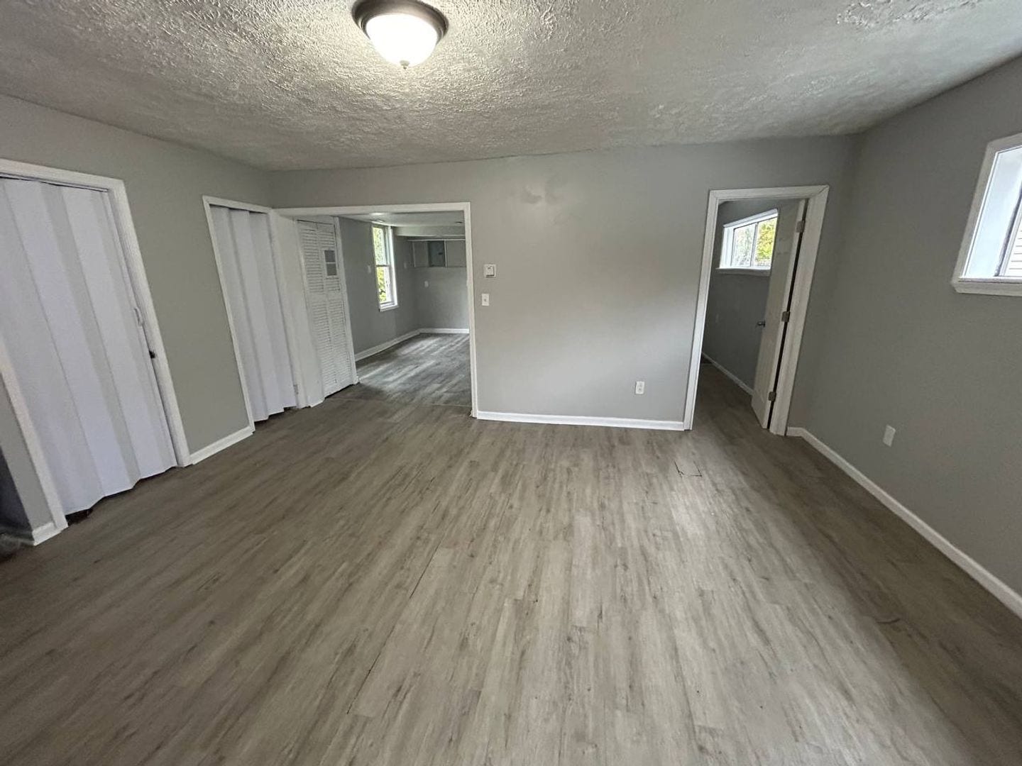 3328 W 61st St Cleveland, OH 44102 – photo 4