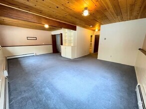Building Photo - 2405 Glenkerry Dr