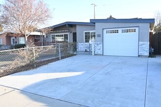 Building Photo - 1935 Jackson St