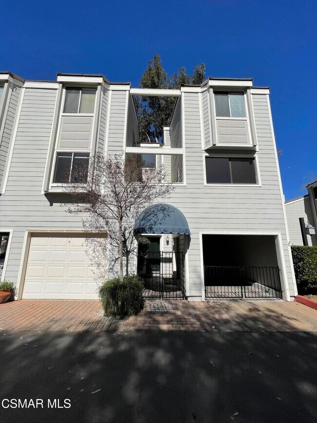 Foto del edificio - 1174 S Westlake Blvd