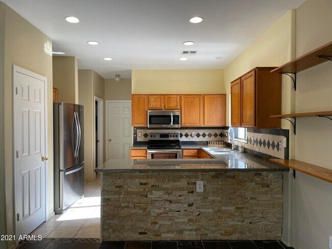 Foto del edificio - 3 BEDROOM WITH PRIVATE POOL IN STETSON HILLS/ MOUNTAIN PRESERVE VIEWS