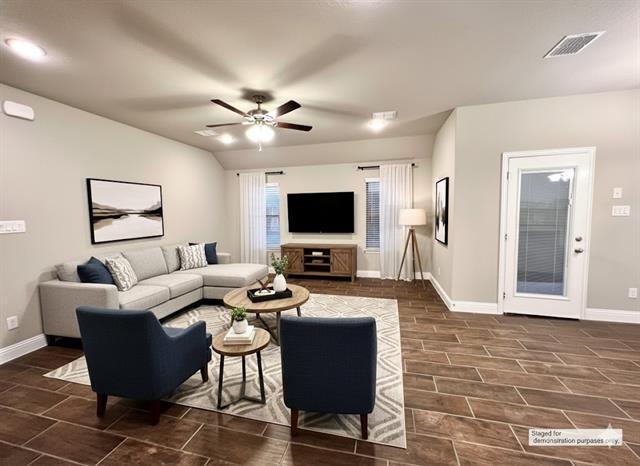 Foto del edificio - 537 Hillcrest Cir