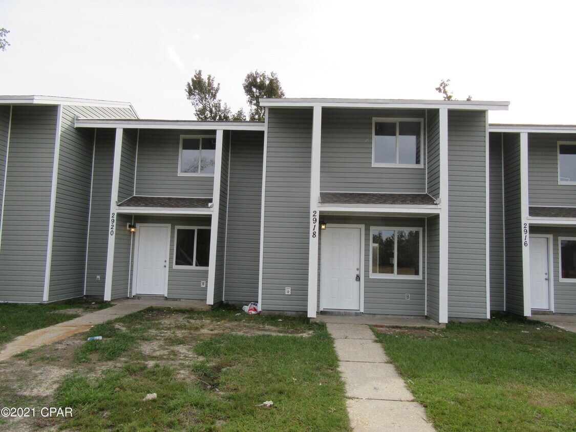 Primary Photo - 2920 Sequoia Ave