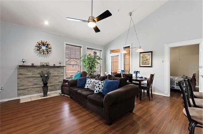 Building Photo - 2045 Erving Cir