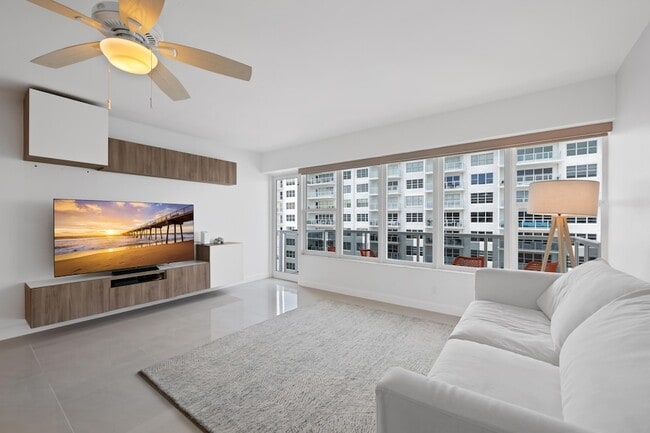 Building Photo - 3700 Galt Ocean Dr