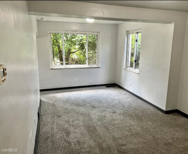 Foto del edificio - 2 br, 1 bath Duplex - 2509 Farkas Place 1s...