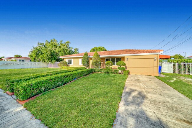 Building Photo - 124 SW 51st Pl