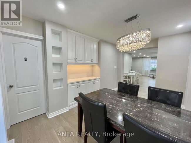 Building Photo - 298 Empress Ave