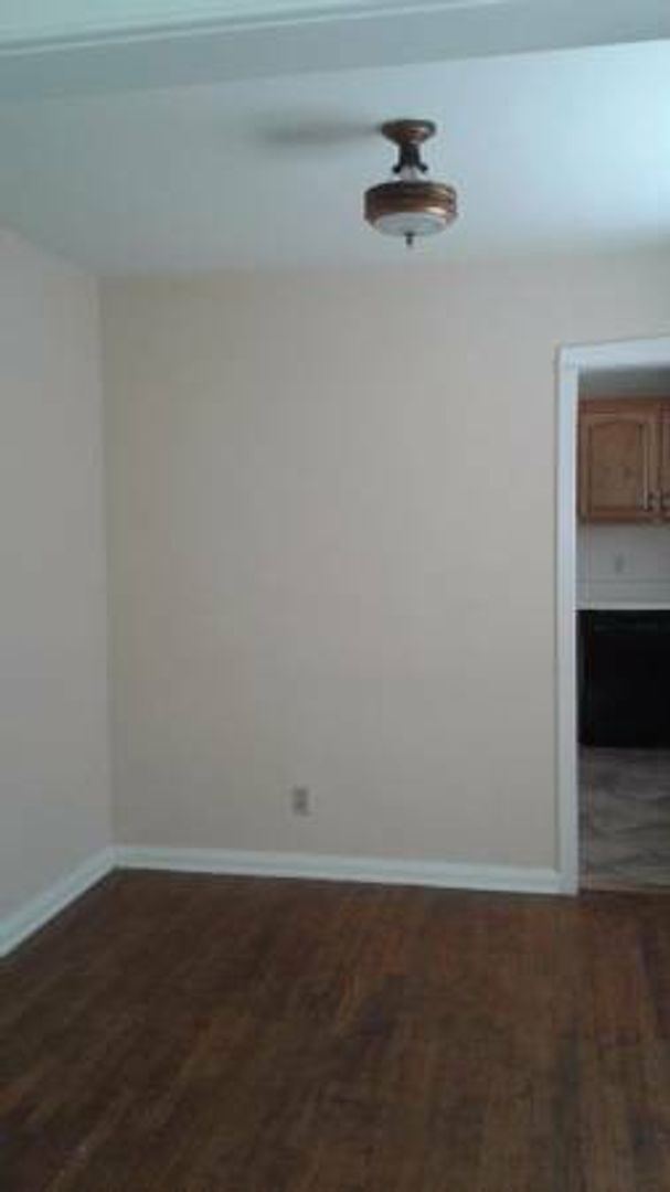Building Photo - 3 bedroom 2 bath rental home - RIGHT besid...