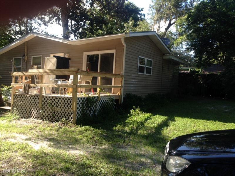 2 br, 1 bath House 15177 oak lane House Rental in Nobleton, FL