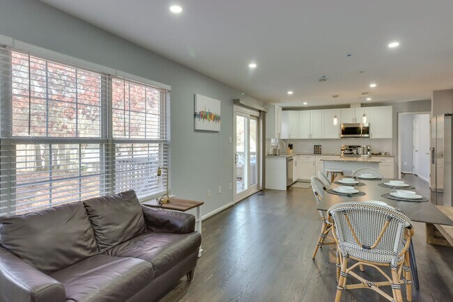 Foto del edificio - 3102 Hillside Ave