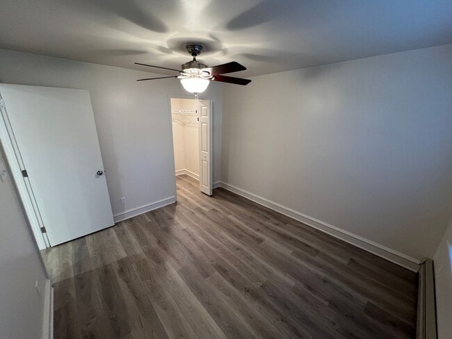 Foto del edificio - Newly Renovated 1 Bedroom with Washer & Dryer in Neffsville, Electric included!