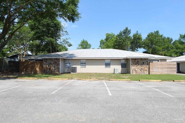 Foto del edificio - 4964 W Spencer Field Rd