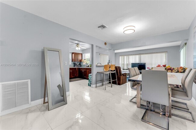 Foto del edificio - 7420 Hope St