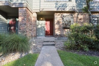 Building Photo - 7122 Wood Hollow Dr