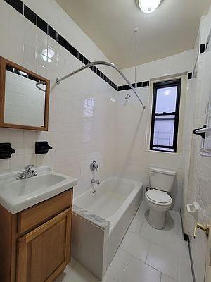 Foto del edificio - 1 bedroom in BRONX NY 10456