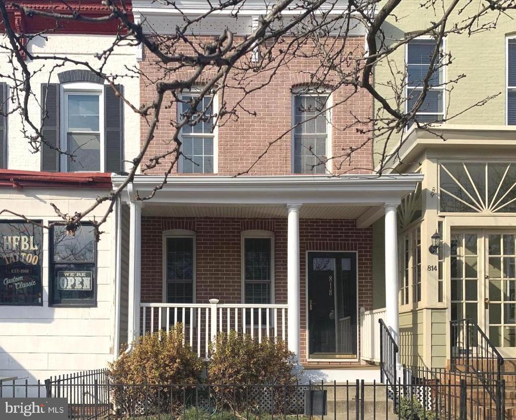 Primary Photo - 818 W 36th St