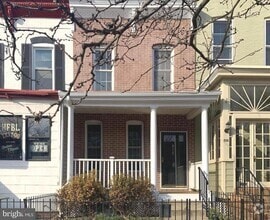 Building Photo - 818 W 36th St