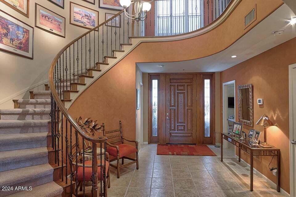 Foto principal - 8100 E Camelback Rd