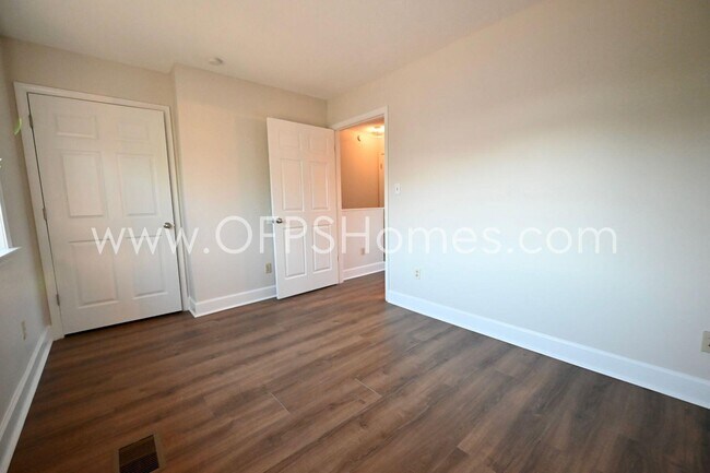 Foto del edificio - 710 Legion Dr