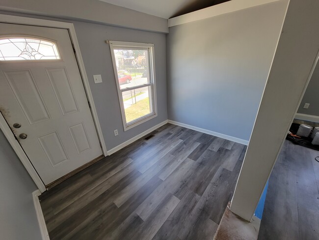 Entry foyer - 241 Randall St