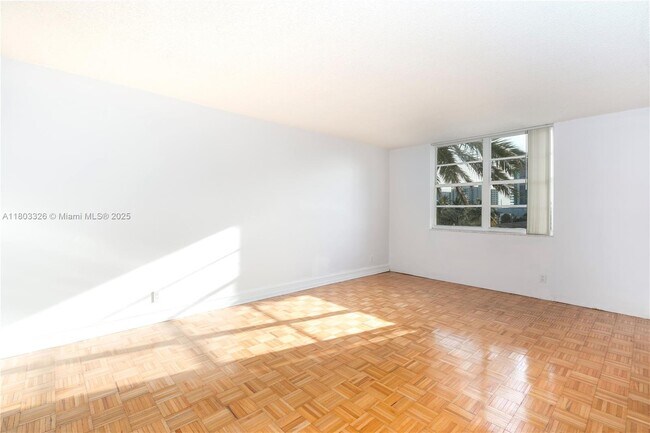 Building Photo - 6770 Indian Creek Dr
