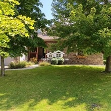 Building Photo - 1035 Bay Cir