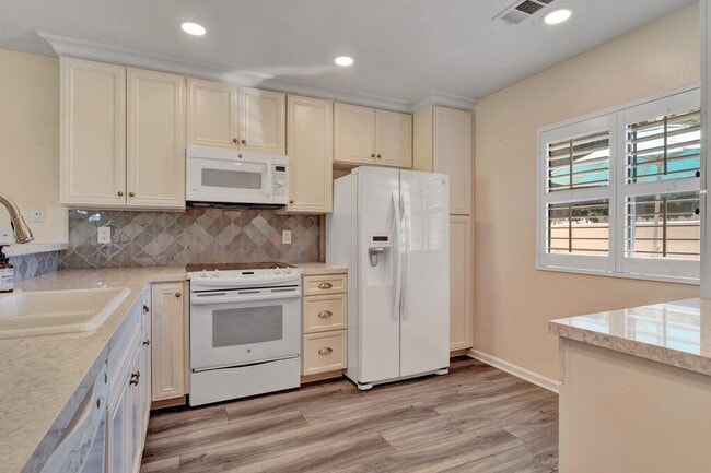 Building Photo - 67278 S Chimayo Dr