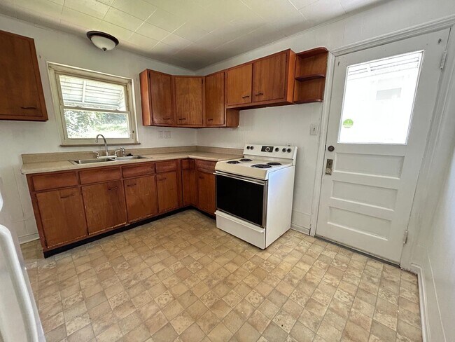 Building Photo - 3543 Sedler St