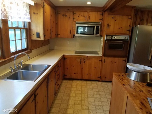 Building Photo - 3 br, 1 bath House - 604 8th Ave Ext