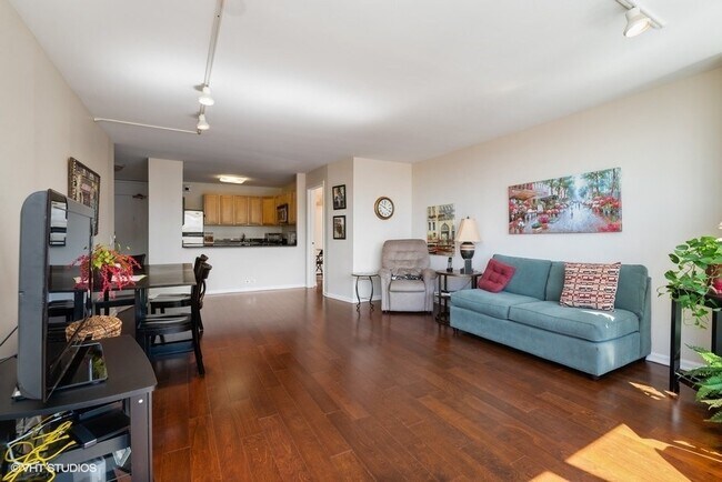Foto del edificio - 525 W Hawthorne Pl