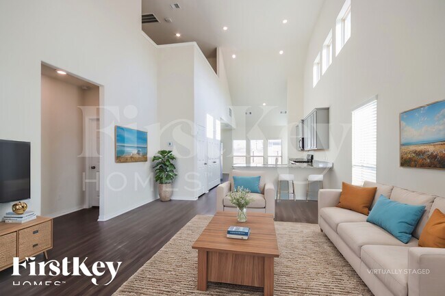 Building Photo - 12543 Highgrove Springs Dr