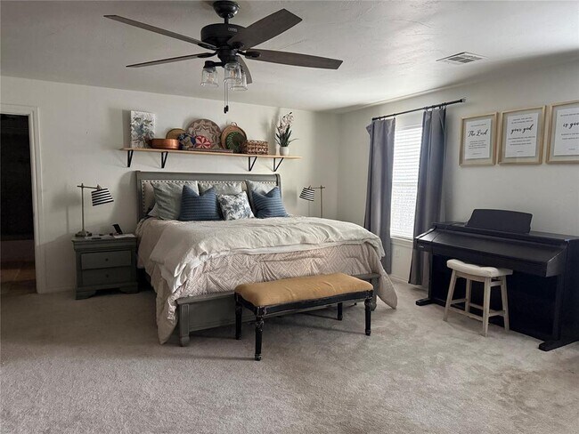 Building Photo - 4900 N College Ave