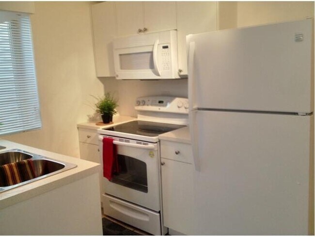 Foto del edificio - Charming 4BR House in Edgewater