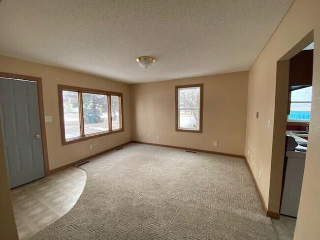 Foto del edificio - Spacious| Pet Friendly| Garage