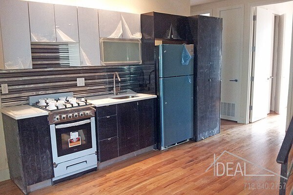 Foto principal - Exceptional 3BR Duplex in Bushwick!
