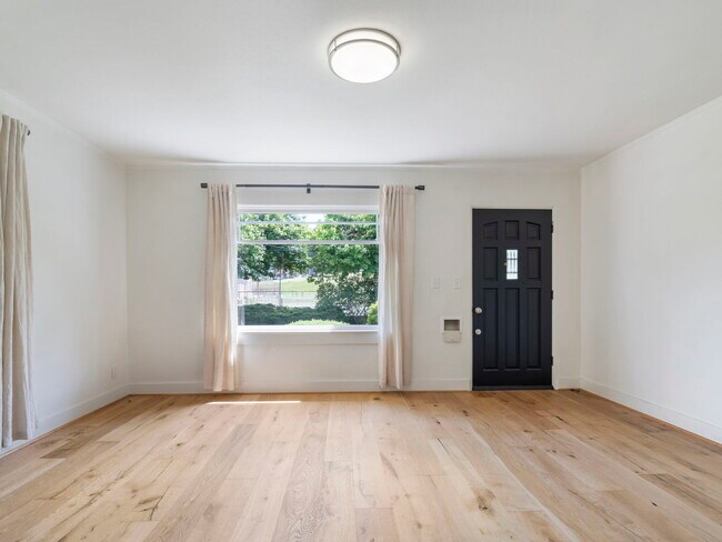 Building Photo - 2673 NW Raleigh St