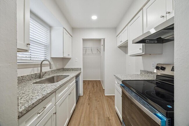 Foto del edificio - 5001 Lamonte Ln
