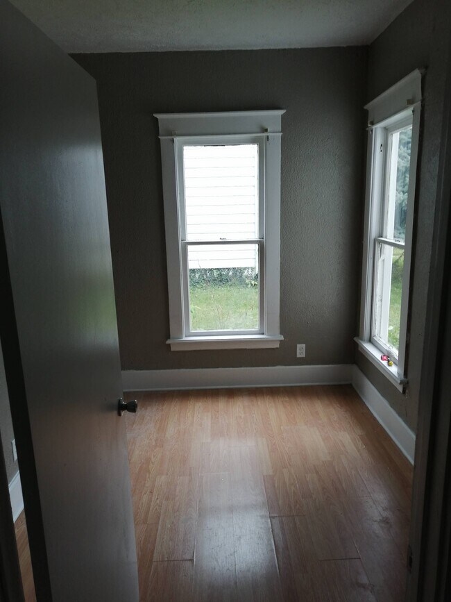 Foto del edificio - 634 E Indiana Ave