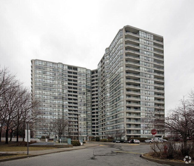 Foto principal - 4725 Sheppard Ave