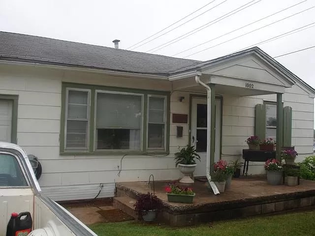 Primary Photo - 1002 E Campbell St