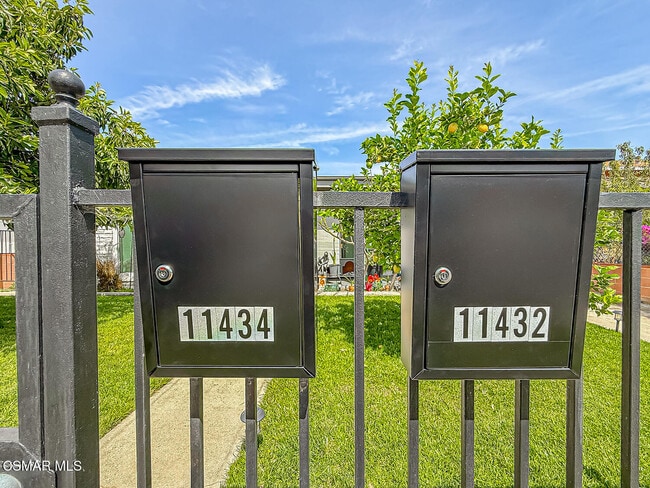 Building Photo - 11432 Acala Ave