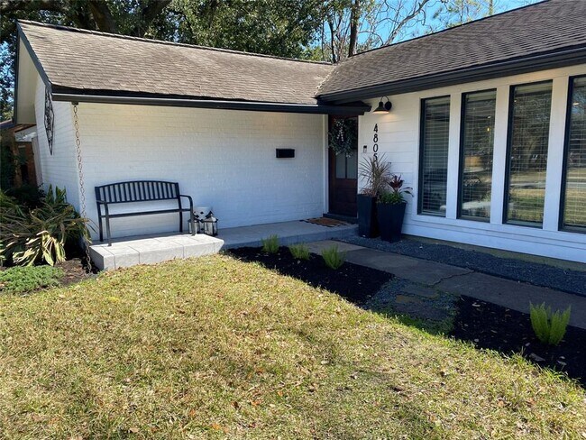 Building Photo - 4805 Kinglet St