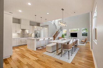 Building Photo - 3209 Govalle Ave