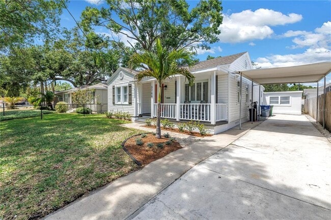Building Photo - 3709 W Santiago St