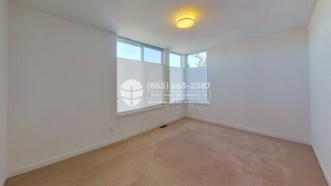 Foto del edificio - 8342 Mary Ave NW