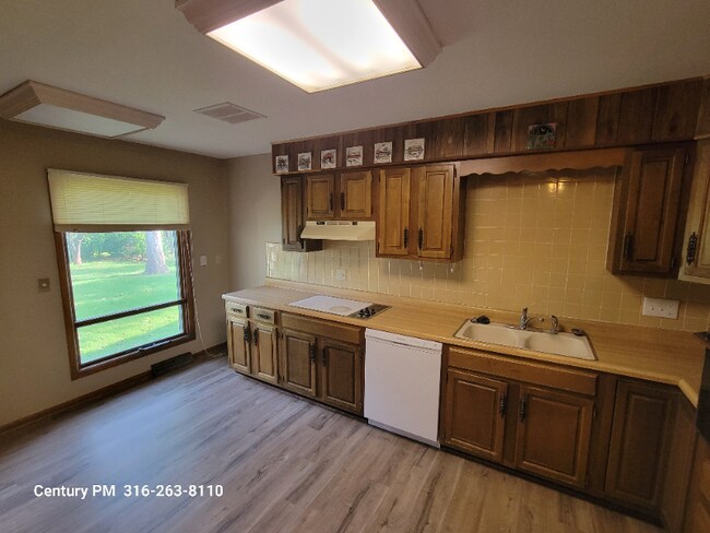 Foto del edificio - 9700 W 9th St N